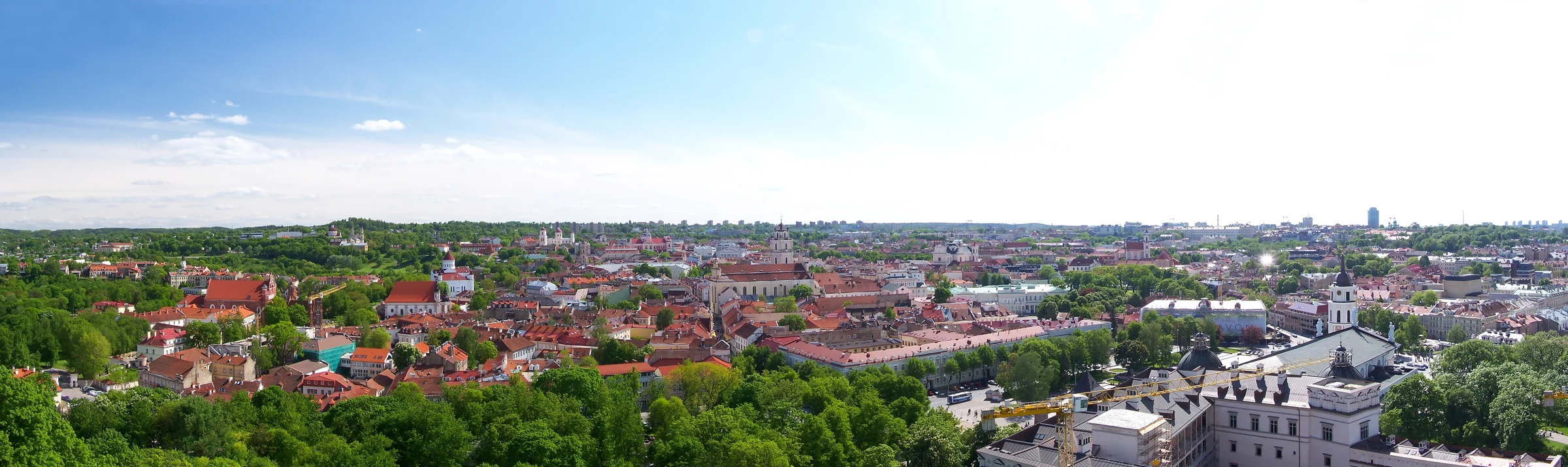 Vilniaus senamiesčio stogai ir bažnyčios, panorama nuo Gedimino kalno